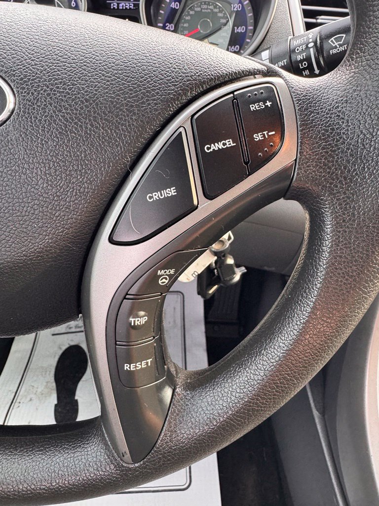 Used 2014 Hyundai Elantra SE w/ Option Group 02 FWD image 23