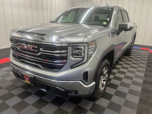 Used 2025 GMC Sierra 1500 SLT AWD/4WD image 7