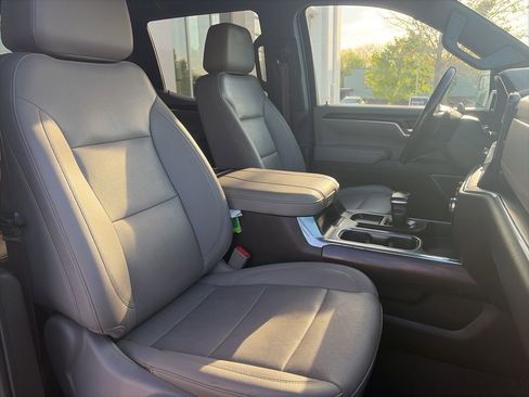 Used 2023 GMC Sierra 1500 SLT w/ SLT Premium Package AWD/4WD image 34