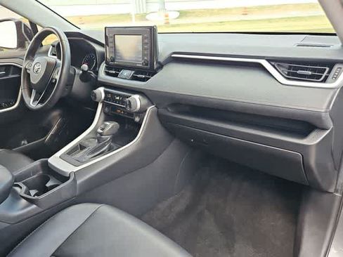 Used 2021 Toyota RAV4 XLE Premium FWD image 20