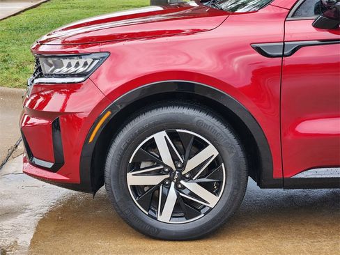 Used 2023 Kia Sorento EX image 9