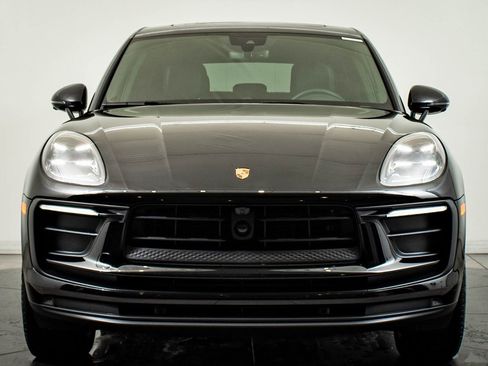 Certified 2024 Porsche Macan image 11