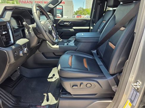 Used 2024 GMC Sierra 2500 AT4 AWD/4WD image 6