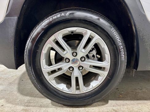 Used 2023 GMC Terrain SLE w/ Driver Convenience Package image 35