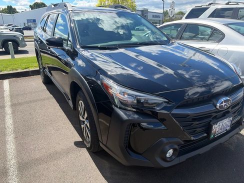 Used 2025 Subaru Outback Premium AWD/4WD image 5