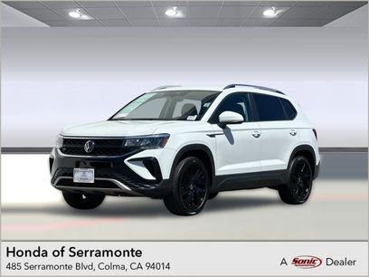 Used 2024 Volkswagen Taos SE w/ Black Wheel Plus Package