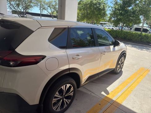 Used 2023 Nissan Rogue SV AWD/4WD image 4