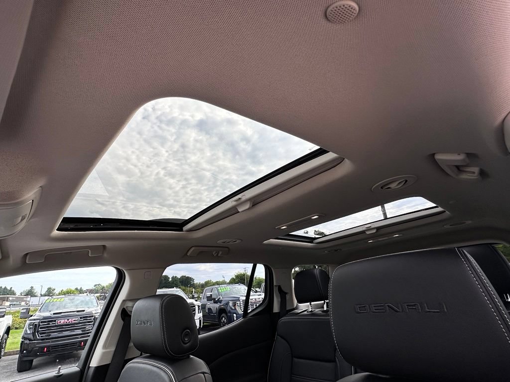 Certified 2023 GMC Acadia Denali w/ Denali Ultimate Package AWD/4WD image 40