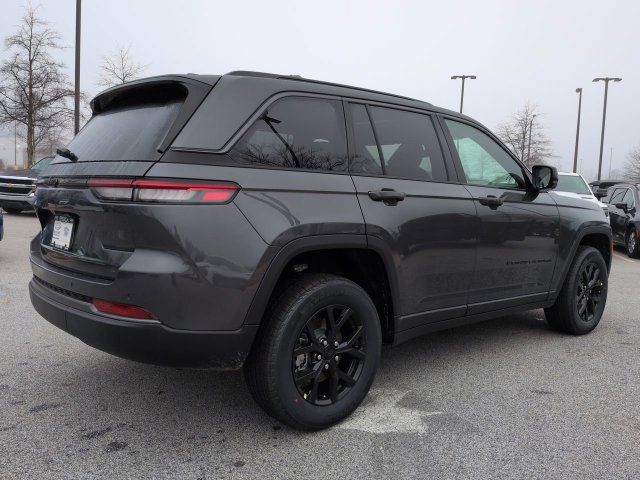 New 2026 Jeep Grand Cherokee Altitude RWD image 4