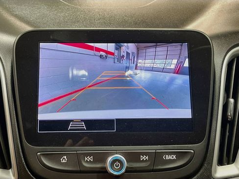Used 2025 Chevrolet Malibu LT FWD image 14