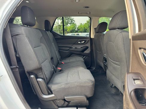 Used 2018 Chevrolet Traverse LS FWD image 19