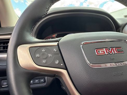 Used 2023 GMC Acadia Denali w/ Denali Ultimate Package AWD/4WD image 19