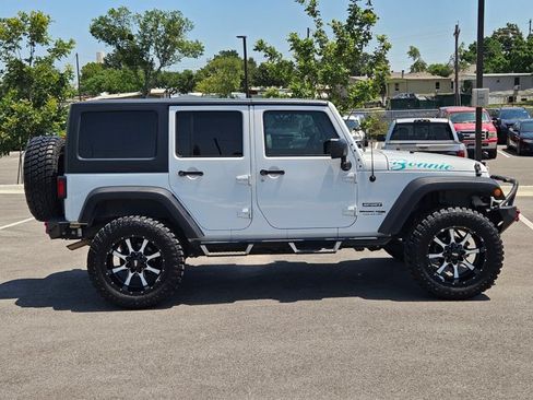 Used 2018 Jeep Wrangler Unlimited Sport S AWD/4WD image 4
