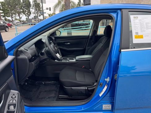Used 2025 Nissan Sentra SV FWD image 25
