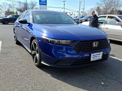 Used 2023 Honda Accord Sport image 1