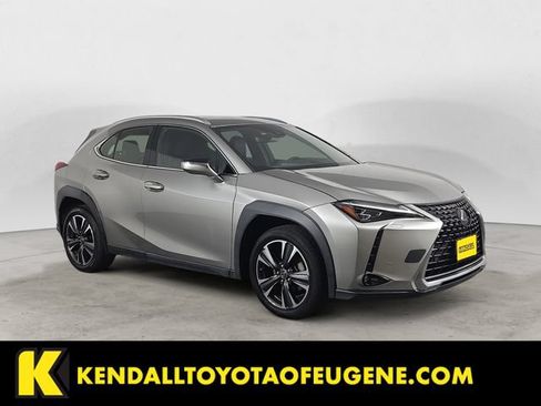 Used 2019 Lexus UX 200 FWD image 3
