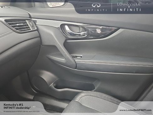 Used 2017 Nissan Rogue SL w/ SL Premium Package image 8