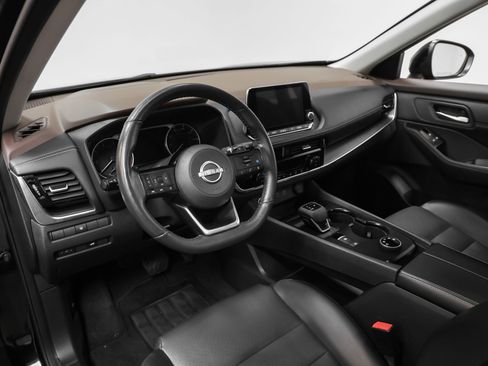 Used 2022 Nissan Rogue SV w/ SV Premium Package image 46