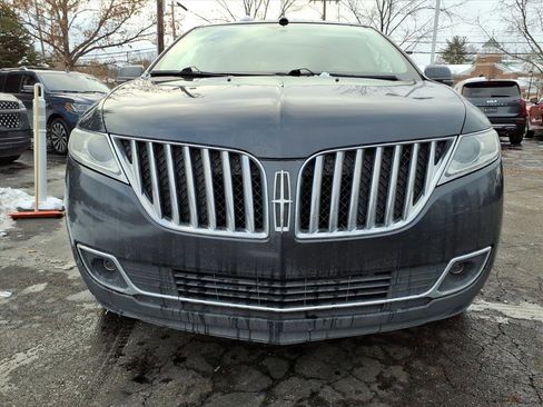 Used 2014 Lincoln MKX FWD w/ Equipment Group 101A image 2