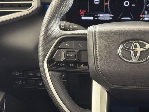 Used 2024 Toyota Sequoia Platinum image 12