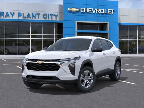 New 2026 Chevrolet Trax LS w/ Driver Confidence Package FWD image 6