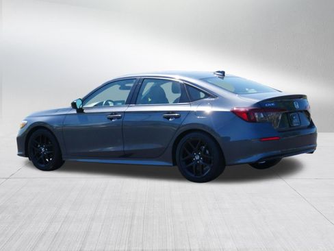 Used 2025 Honda Civic Sport image 4