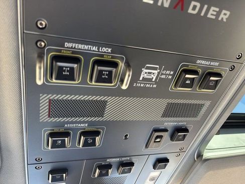 Used 2025 INEOS Grenadier Fieldmaster Edition image 40