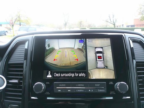 Used 2024 Nissan Titan PRO-4X w/ Pro-4x Convenience Package image 26