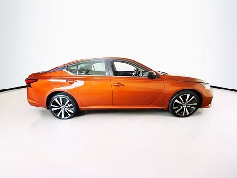Certified 2022 Nissan Altima 2.5 SR image 4