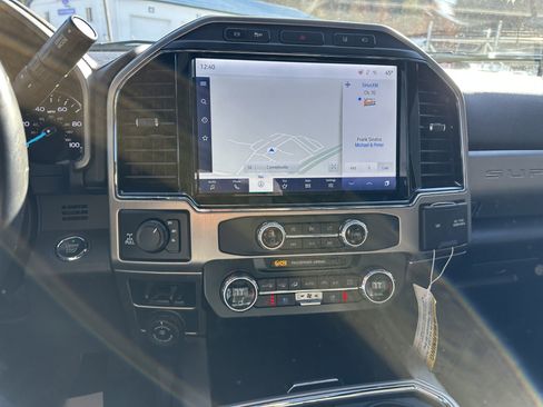 Certified 2022 Ford F350 Platinum image 12