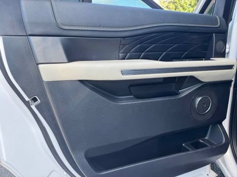 Used 2019 Ford Expedition Max Platinum AWD/4WD image 24