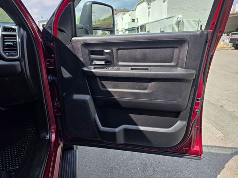 Used 2023 RAM 2500 Tradesman w/ Chrome Appearance Group image 30