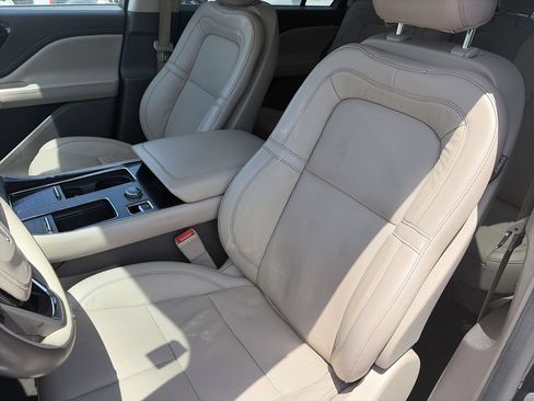 Used 2023 Lincoln Aviator Reserve w/ Equipment Group 201A RWD image 11