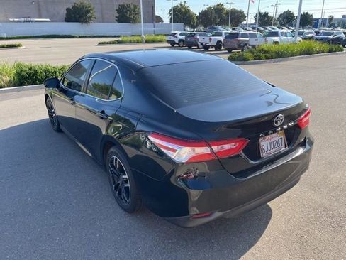 Used 2018 Toyota Camry LE FWD image 7