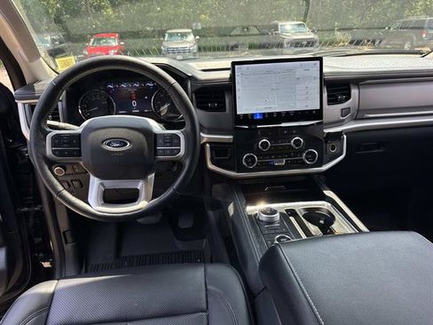 Used 2023 Ford Expedition Max XLT AWD/4WD image 9