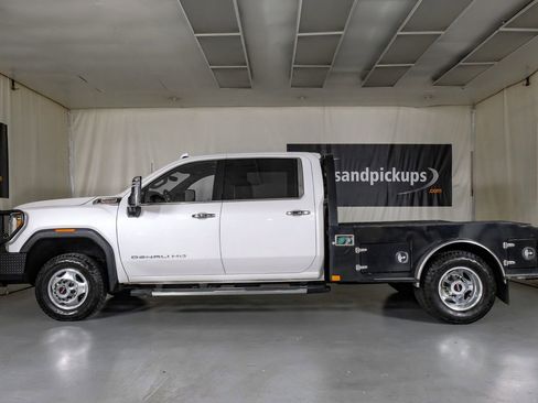 Used 2021 GMC Sierra 3500 Denali w/ Denali Ultimate Package AWD/4WD image 11