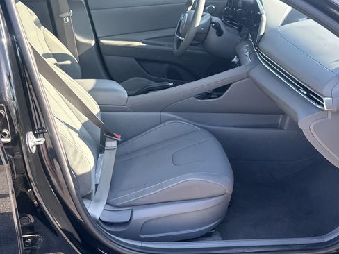 Used 2024 Hyundai Elantra SEL FWD image 13