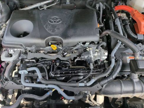 Used 2023 Toyota RAV4 LE AWD/4WD image 33