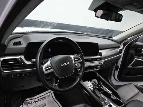 Used 2025 Kia Telluride S AWD/4WD image 16