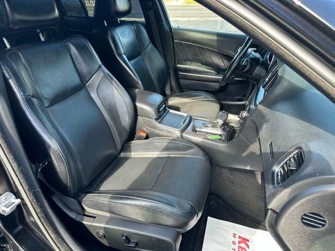Used 2015 Dodge Charger R/T w/ Plus Group RWD image 15