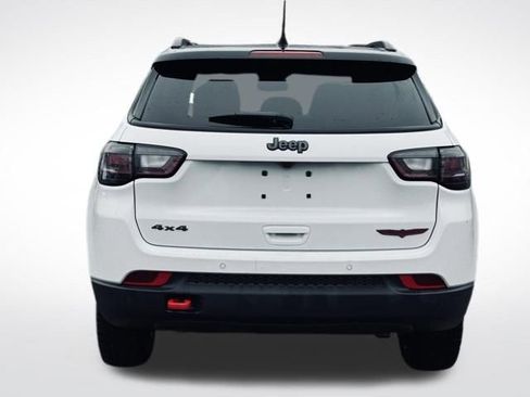 Certified 2025 Jeep Compass Trailhawk w/ Trailhawk Elite Group AWD/4WD image 9