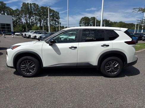 Used 2024 Nissan Rogue S AWD/4WD image 12