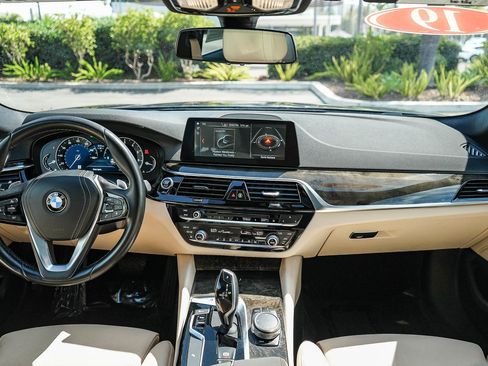 Used 2019 BMW 540i w/ Convenience Package RWD image 12