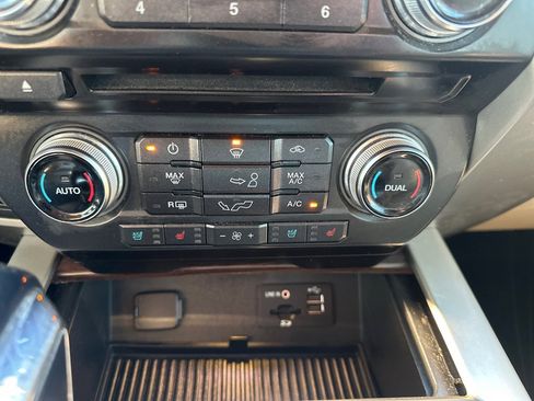 Used 2015 Ford F150 Lariat w/ Equipment Group 502A Luxury image 21