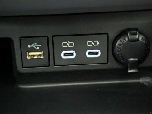 Used 2024 Toyota Highlander XLE image 30