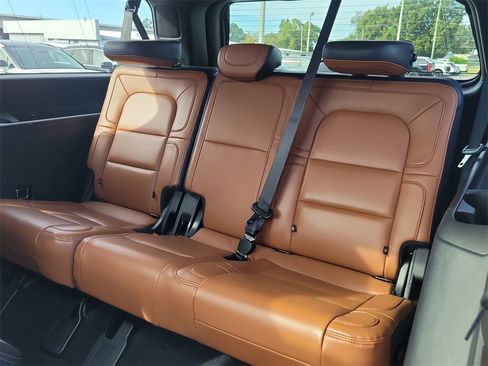 Used 2021 Lincoln Navigator L Reserve image 13
