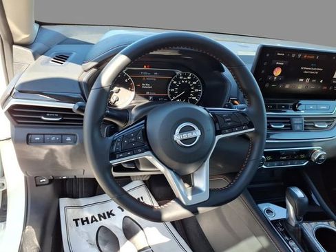 Used 2025 Nissan Altima 2.5 SR w/ SR Premium Package image 22