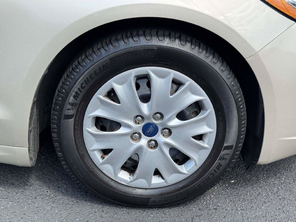 Used 2019 Ford Fusion S FWD image 27