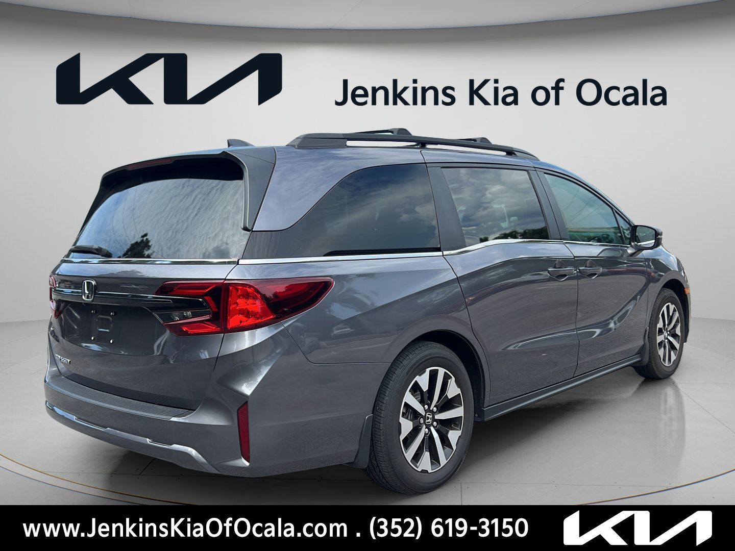 Used 2025 Honda Odyssey EX-L image 3