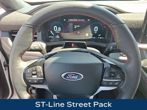Used 2025 Ford Explorer ST-Line w/ Premium Package AWD/4WD image 4